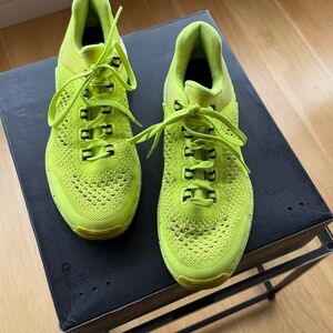 Adidas Running Shoes – Size 9 (US) Neon Yellow